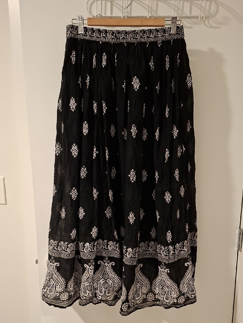 QED London Black & White Cotton Boho Paisley Printed Maxi Circle Skirt (Size S)